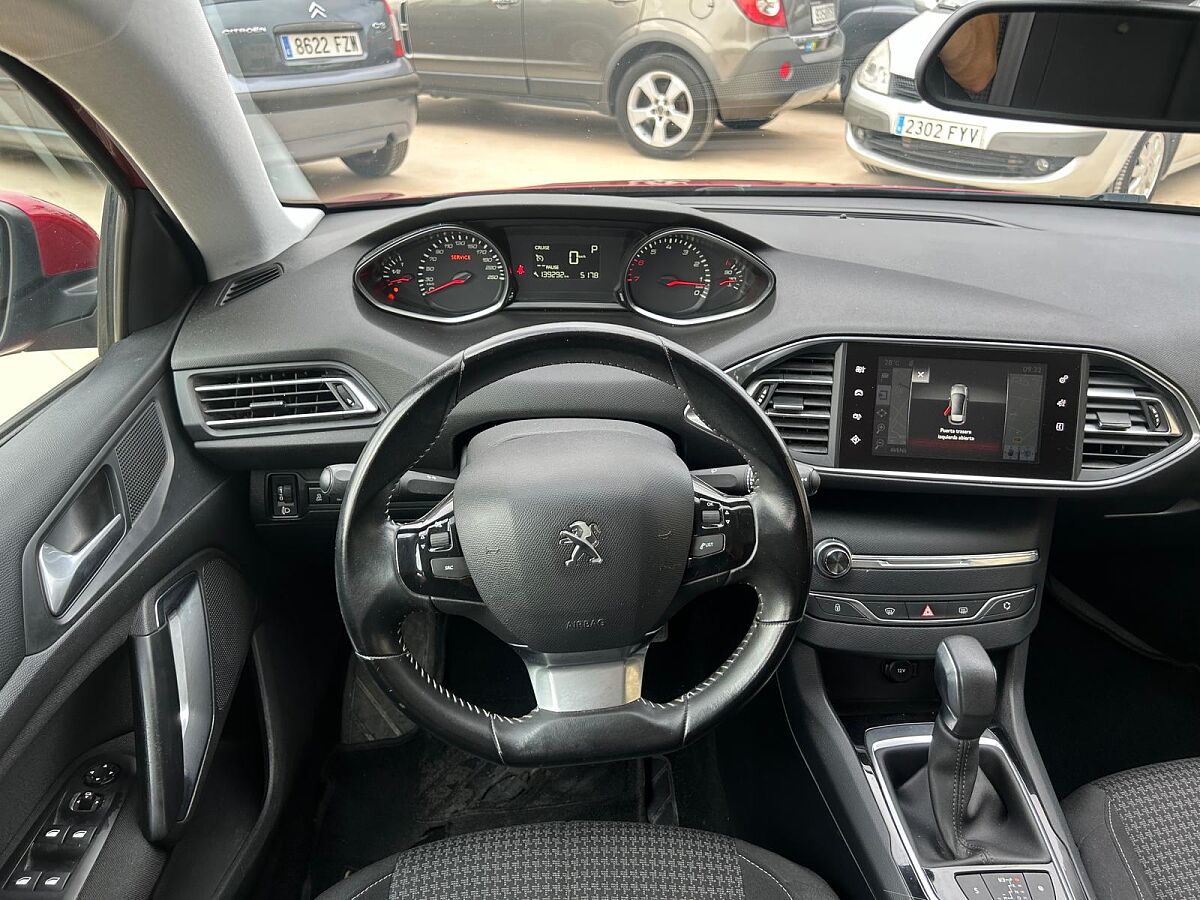 PEUGEOT 308 STYLE 1.2 E-THP AUTO SPANISH LHD IN SPAIN 86000 MILES SUPERB 2016